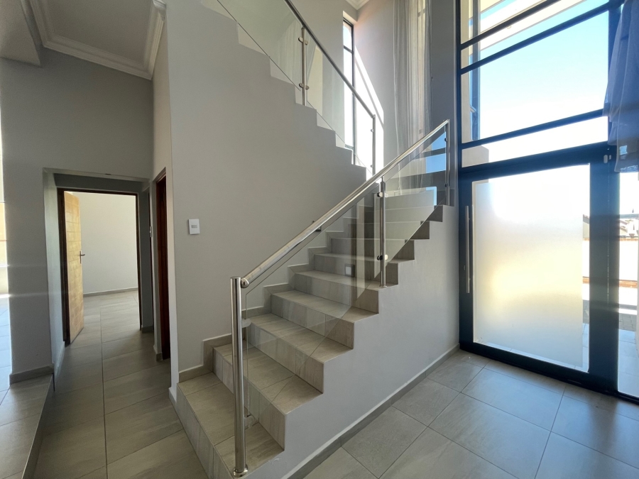 5 Bedroom Property for Sale in Wild Olive Estate Free State